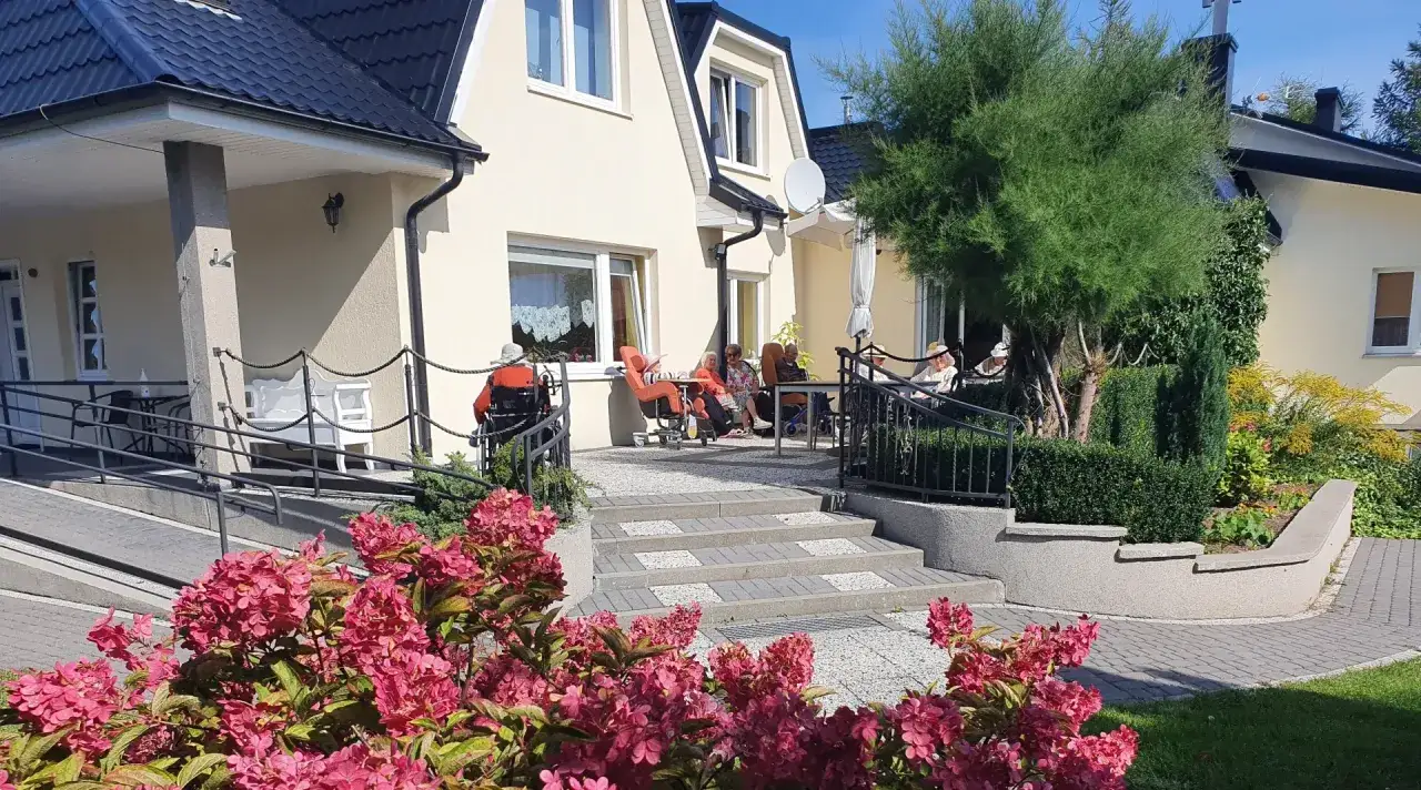 Villa Senior Rumia wnętrza pokoje i części wspólne